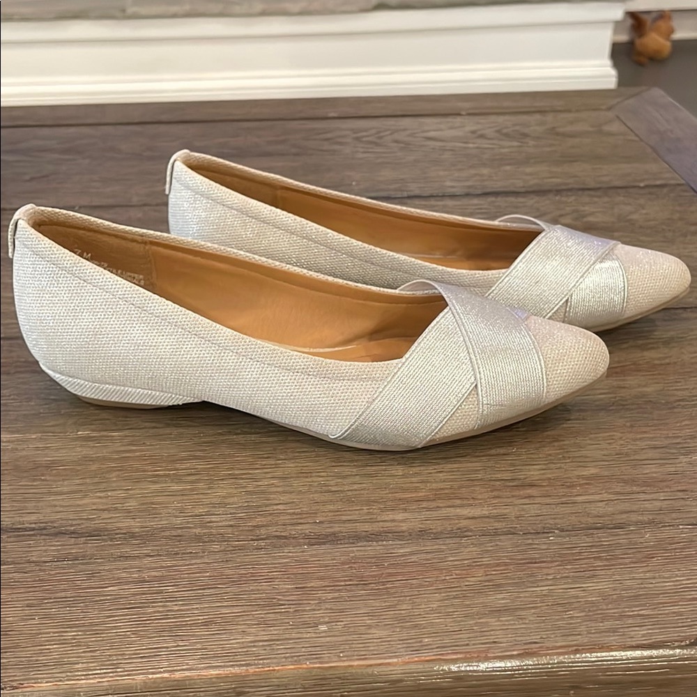 New Directions Cream and Silver Women's Flats